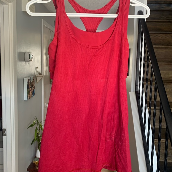 Dark pink lulu top with built in bra - Picture 1 of 4